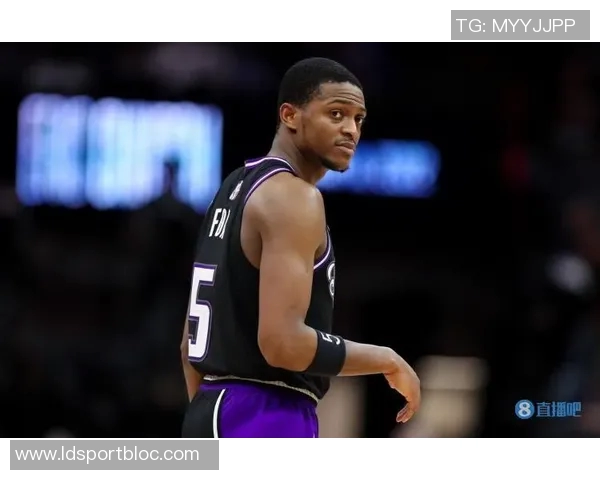 吉莱斯皮表现出色6投3中罚球4中3贡献11分9板2助助力球队胜利 吉莱斯皮表现出色6投3中罚球4中3贡献11分9板2助助力球队胜利