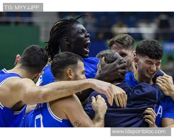 神射手丰泰基奥半场8分钟狂轰14分4三分助力球队逆转胜利 神射手丰泰基奥半场8分钟狂轰14分4三分助力球队逆转胜利