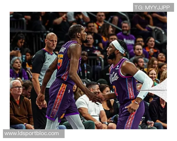 芬奇盛赞海兰德实力出众传球与得分兼备的聪明球员