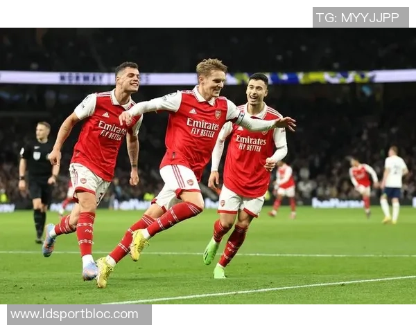 曼联本赛季表现强劲机会和射门领跑英超进球数位列第三令人期待