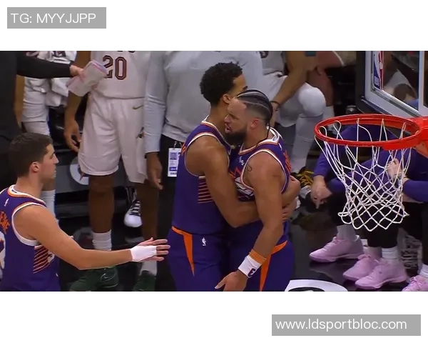 狄龙批评火箭球员假摔行为影响比赛进程破坏球队进攻节奏