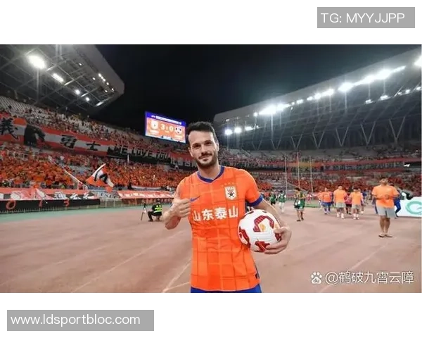 瓦科双响再创佳绩赛季27球追平法比奥展现超强实力